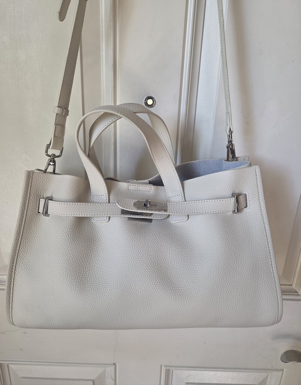 Lite Creme Pebbled Leather Satchel, Sh Bag, CB, With Zipper Bag/Pouch "NWOT" 🤍